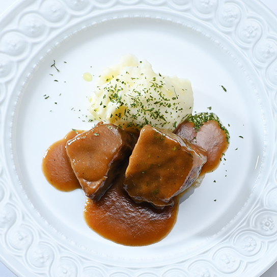 牛ホホ肉の煮込み